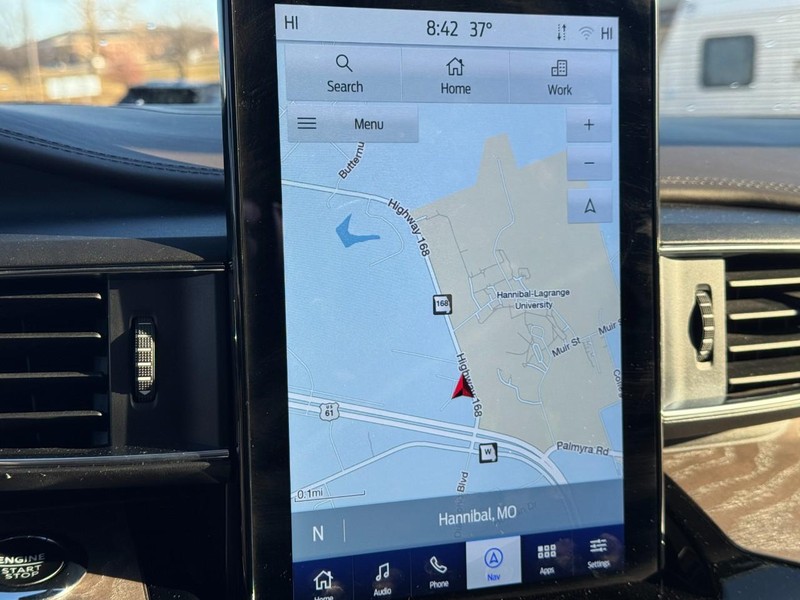 Ford Explorer Vehicle Full-screen Gallery Image 22