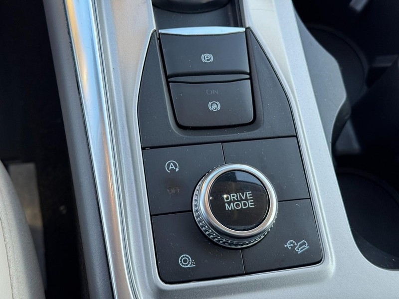 Ford Explorer Vehicle Full-screen Gallery Image 26