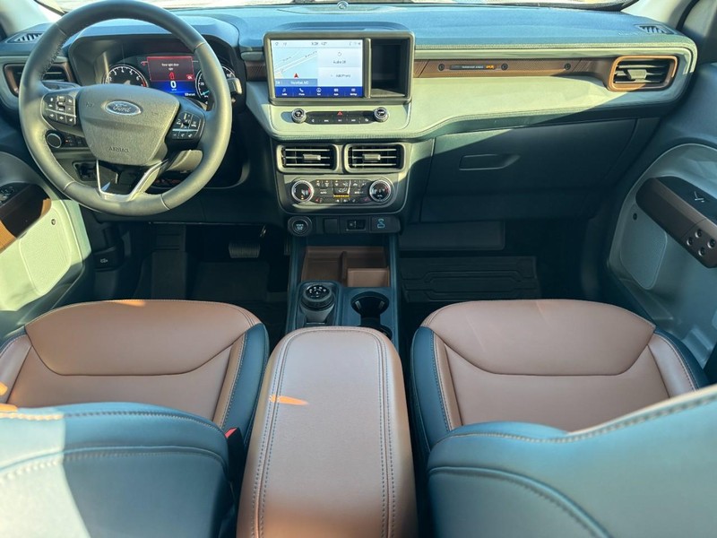 Ford Maverick Vehicle Image 11