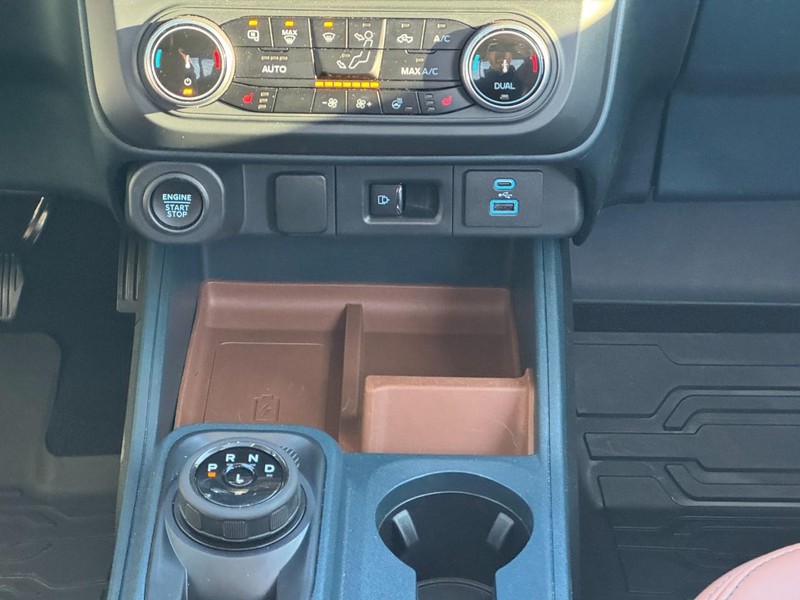 Ford Maverick Vehicle Image 14