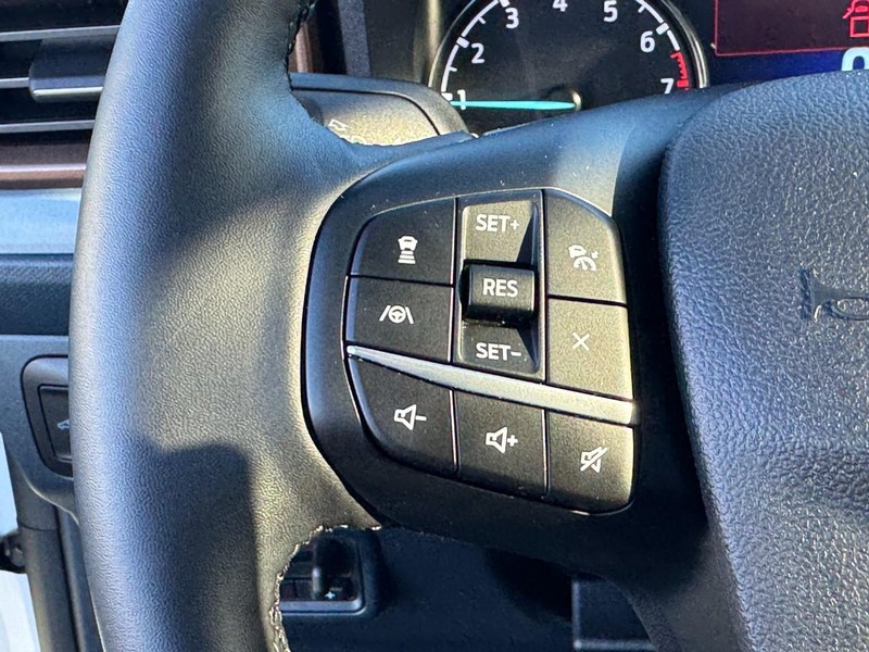 Ford Maverick Vehicle Image 17