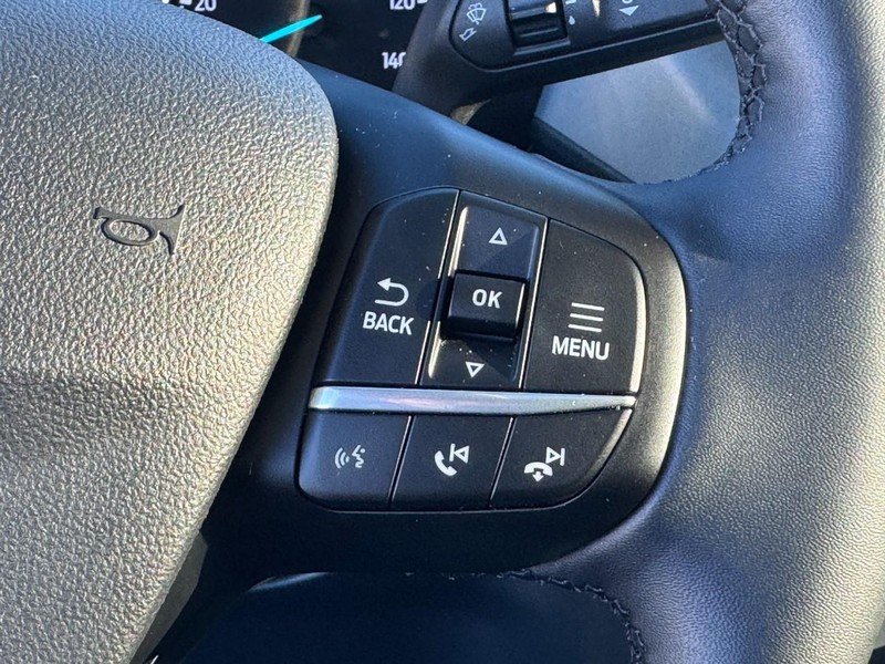 Ford Maverick Vehicle Image 18