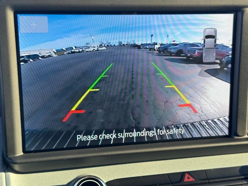 Ford Maverick Vehicle Image 21