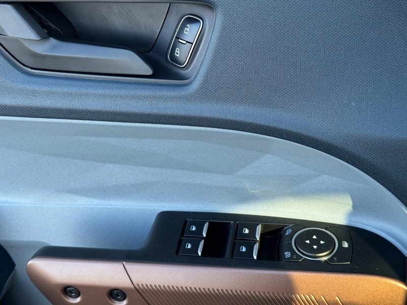 Ford Maverick Vehicle Image 24