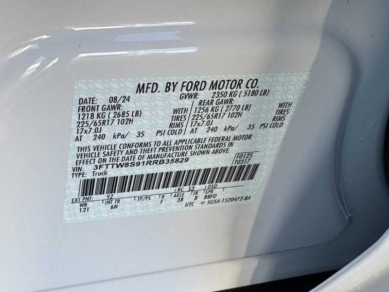 Ford Maverick Vehicle Image 27