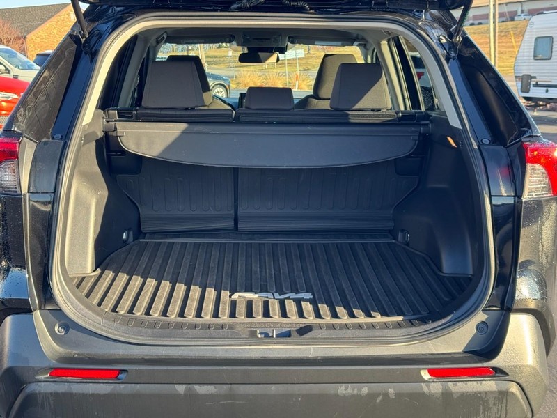 Toyota RAV4 Vehicle Image 04