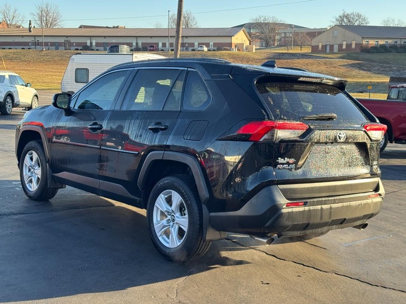 Toyota RAV4 Vehicle Image 06