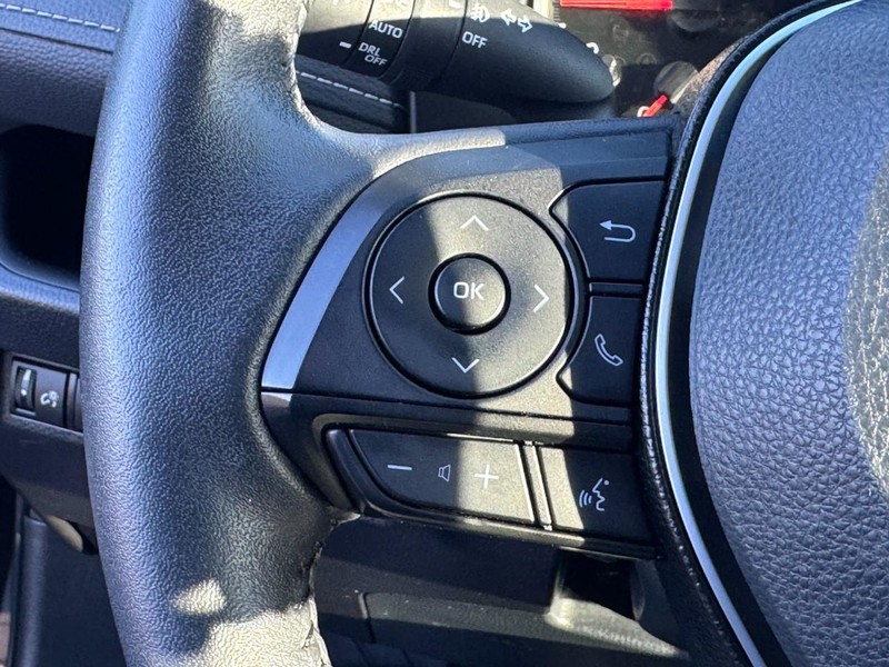 Toyota RAV4 Vehicle Image 17