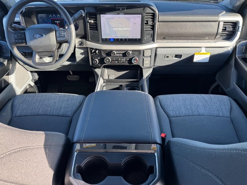 Ford Super Duty F-250 SRW Vehicle Image 06