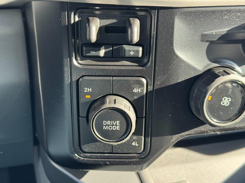 Ford Super Duty F-250 SRW Vehicle Image 17