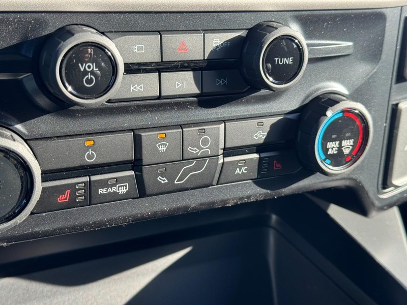 Ford Super Duty F-250 SRW Vehicle Image 18