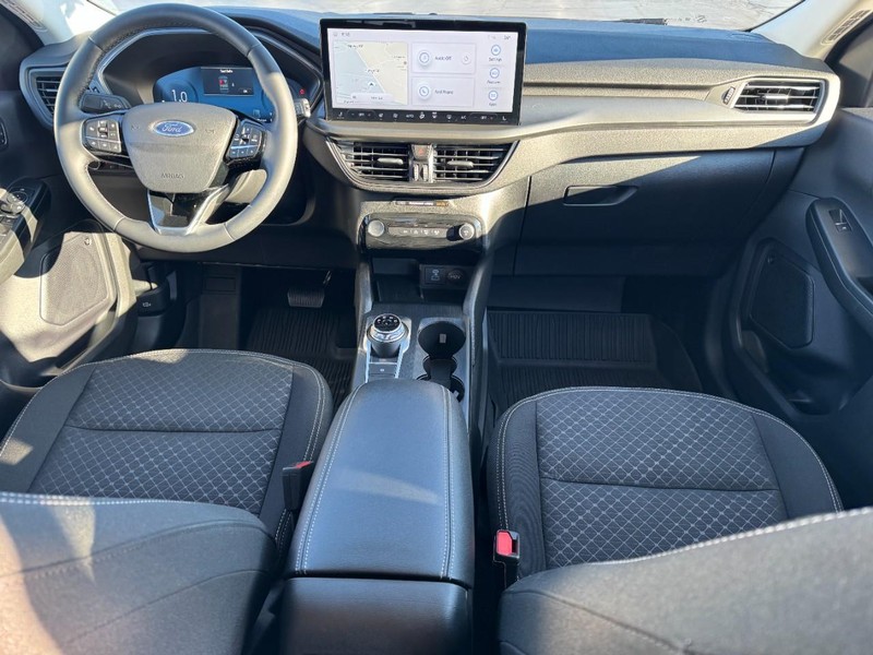 Ford Escape Vehicle Full-screen Gallery Image 12