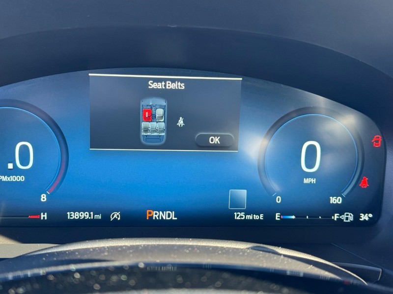 Ford Escape Vehicle Full-screen Gallery Image 20