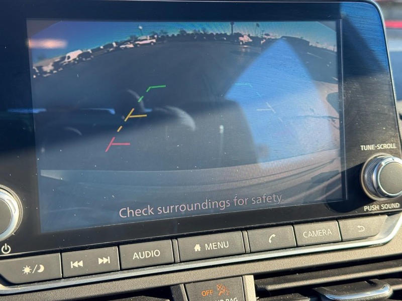 Nissan Altima Vehicle Image 20