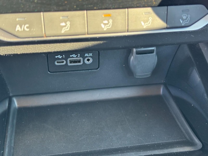 Nissan Altima Vehicle Image 21