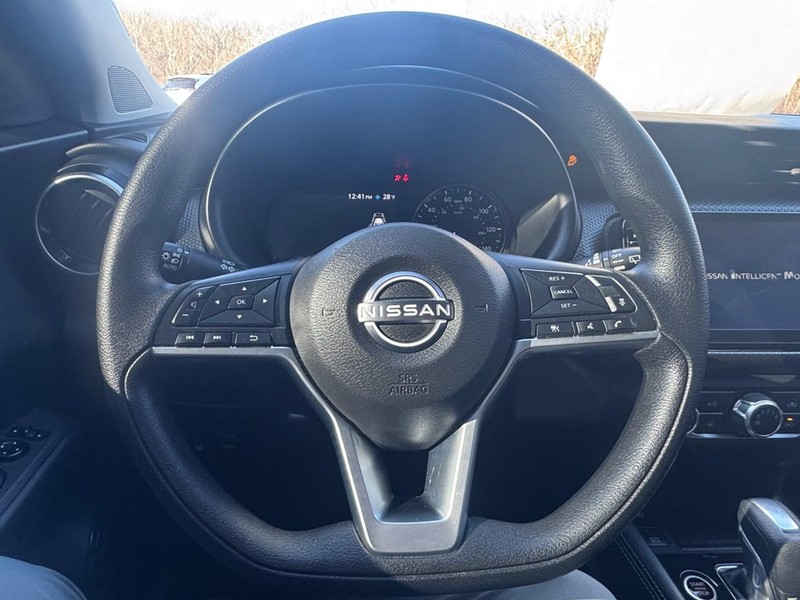 Nissan Kicks Vehicle Image 12