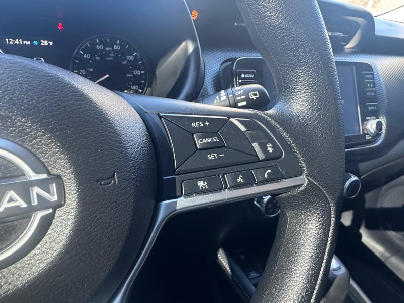 Nissan Kicks Vehicle Image 14