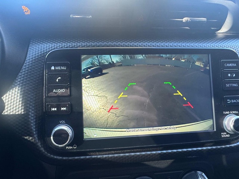 Nissan Kicks Vehicle Image 18