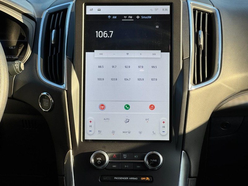 Ford Edge Vehicle Full-screen Gallery Image 13