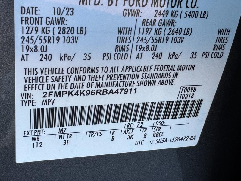 Ford Edge Vehicle Full-screen Gallery Image 25