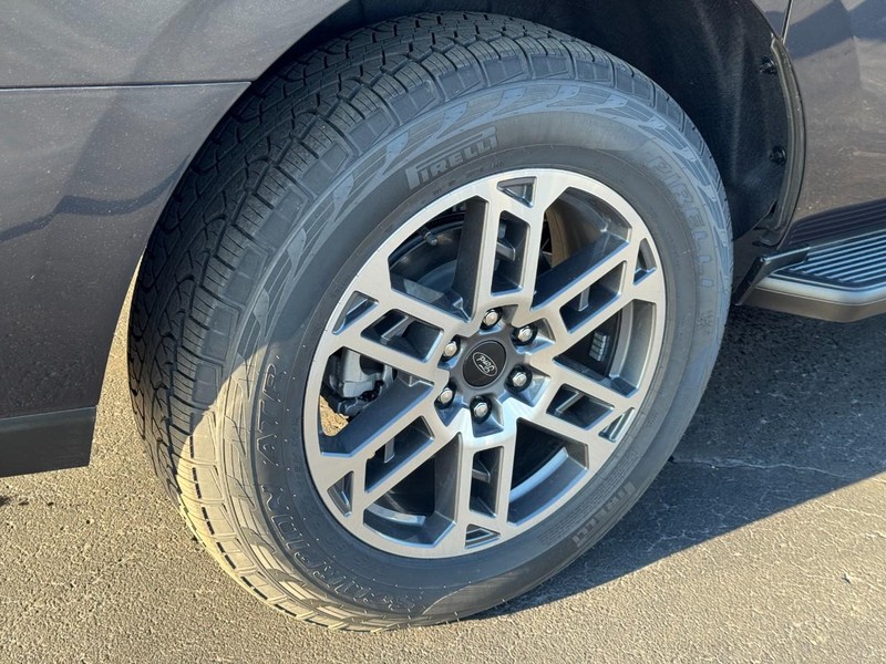 Ford Expedition Max Vehicle Image 04