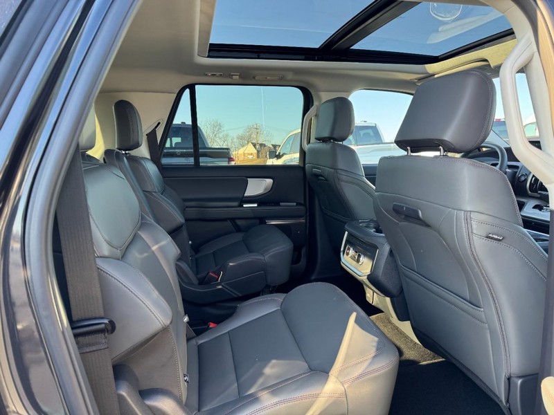 Ford Expedition Max Vehicle Image 05