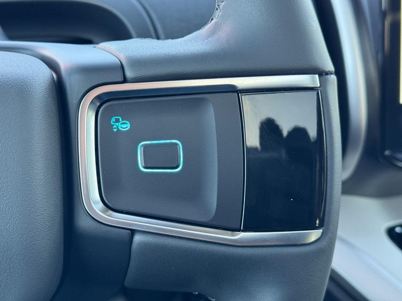 Ford Expedition Max Vehicle Image 16