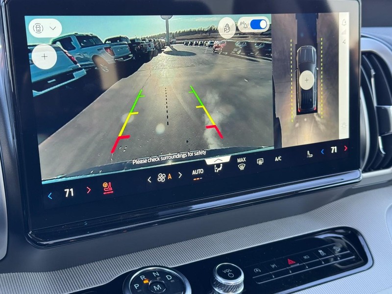 Ford Expedition Max Vehicle Image 18