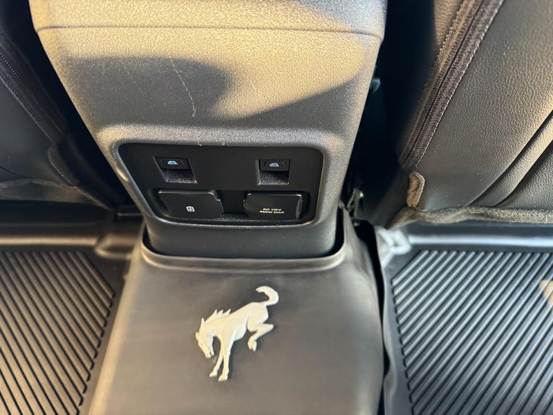 Ford Bronco Vehicle Full-screen Gallery Image 15