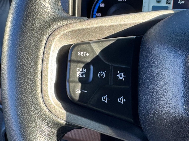 Ford Bronco Vehicle Full-screen Gallery Image 17