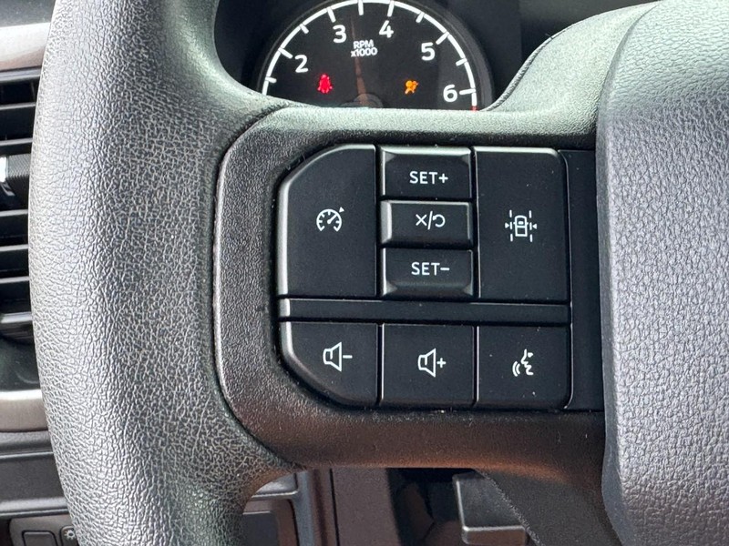 Ford F-150 Vehicle Full-screen Gallery Image 17