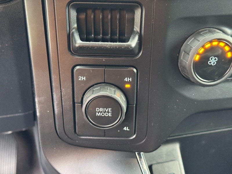 Ford F-150 Vehicle Full-screen Gallery Image 22