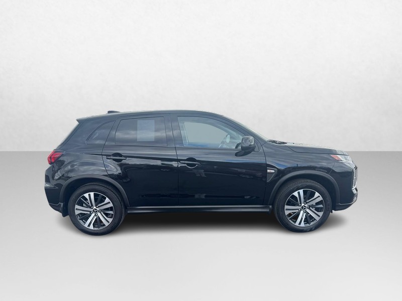 Mitsubishi Outlander Sport Vehicle Image 02