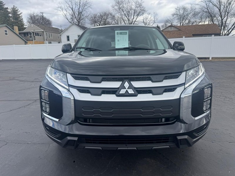 Mitsubishi Outlander Sport Vehicle Image 05