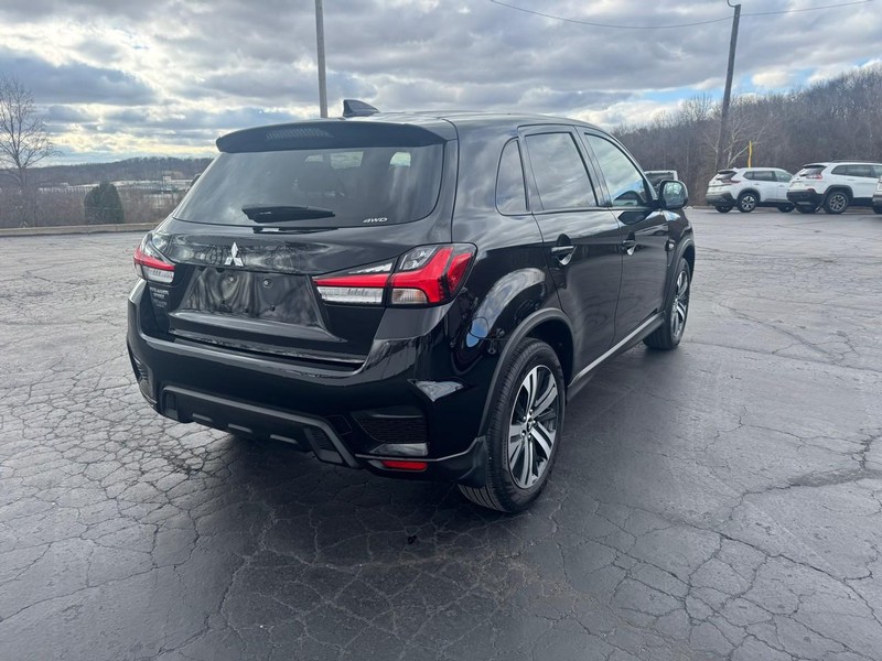 Mitsubishi Outlander Sport Vehicle Image 06