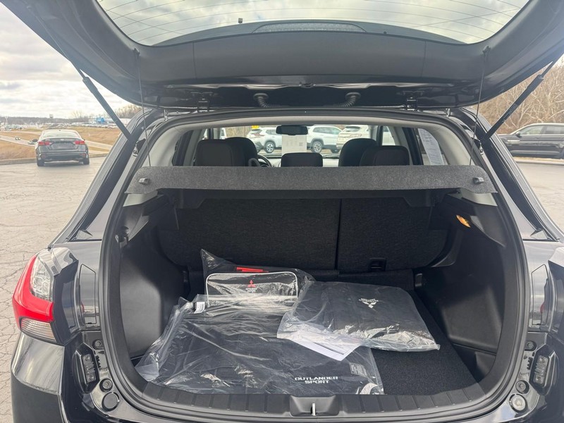 Mitsubishi Outlander Sport Vehicle Image 08