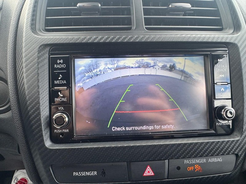 Mitsubishi Outlander Sport Vehicle Image 15