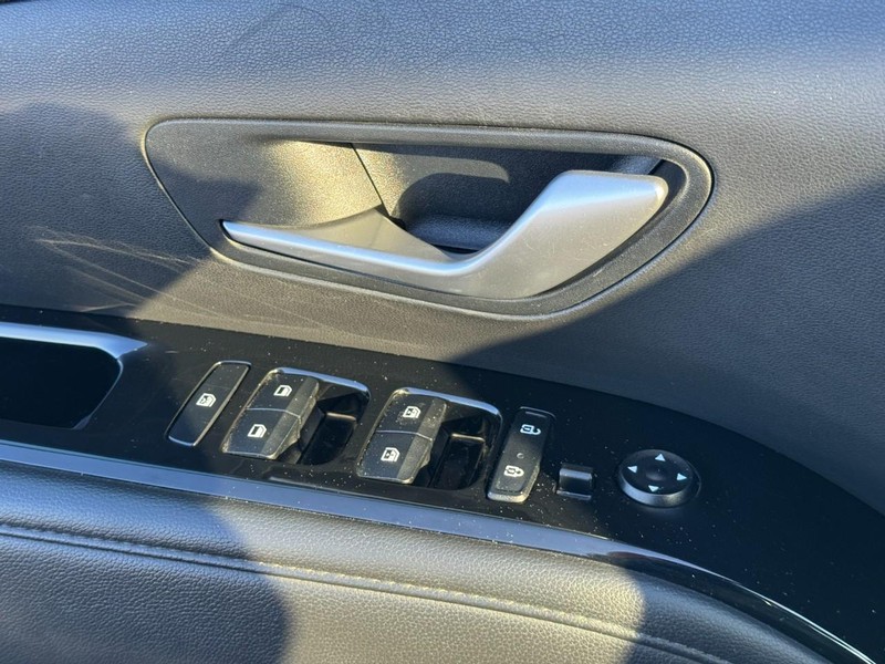 Hyundai Tucson Vehicle Image 25