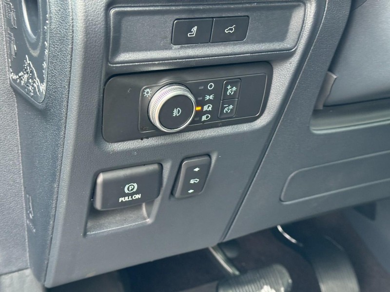 Ford Expedition Vehicle Full-screen Gallery Image 18