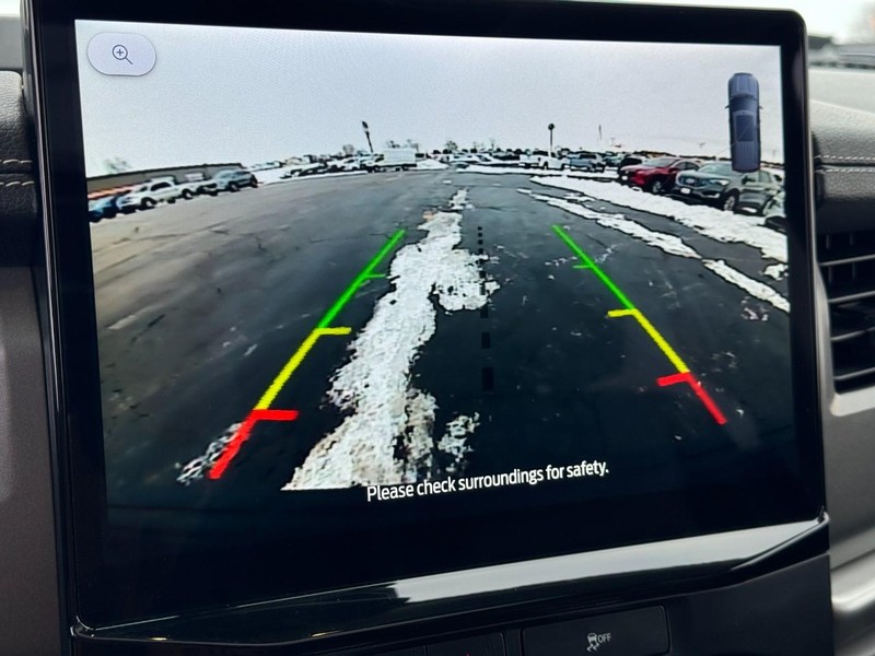 Ford Expedition Vehicle Full-screen Gallery Image 23