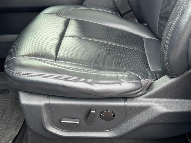 Ford Expedition Vehicle Full-screen Gallery Image 28