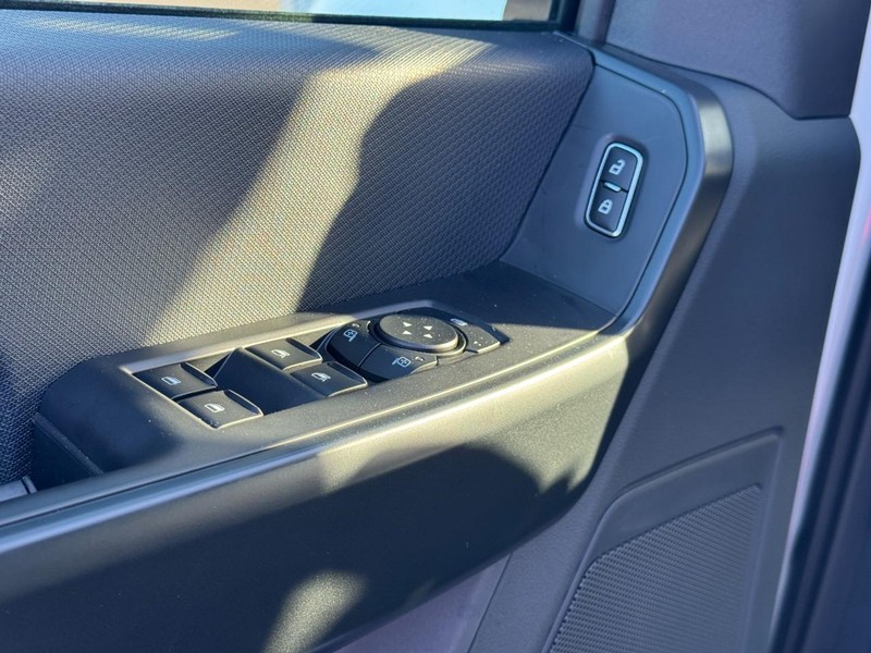 Ford F-150 Vehicle Image 12