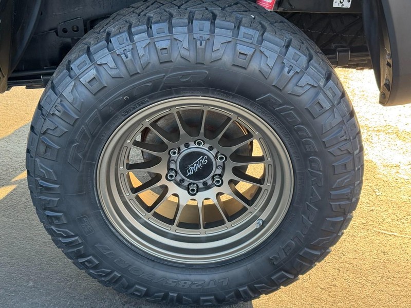 Toyota Tacoma 4WD Vehicle Image 06