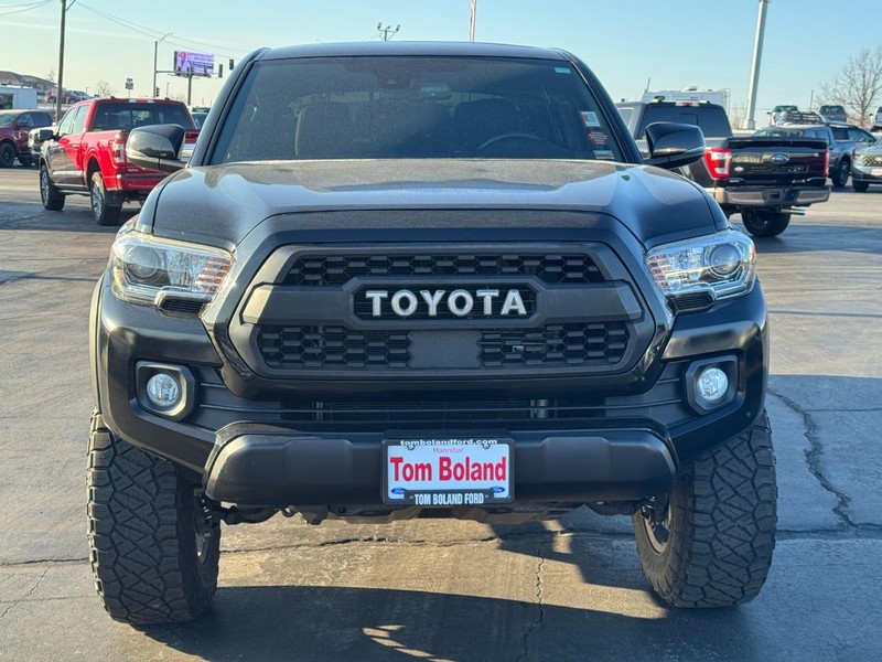 Toyota Tacoma 4WD Vehicle Image 08