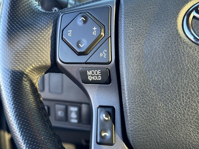 Toyota Tacoma 4WD Vehicle Image 16