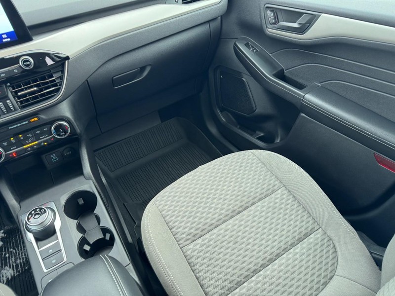 Ford Escape Vehicle Image 15