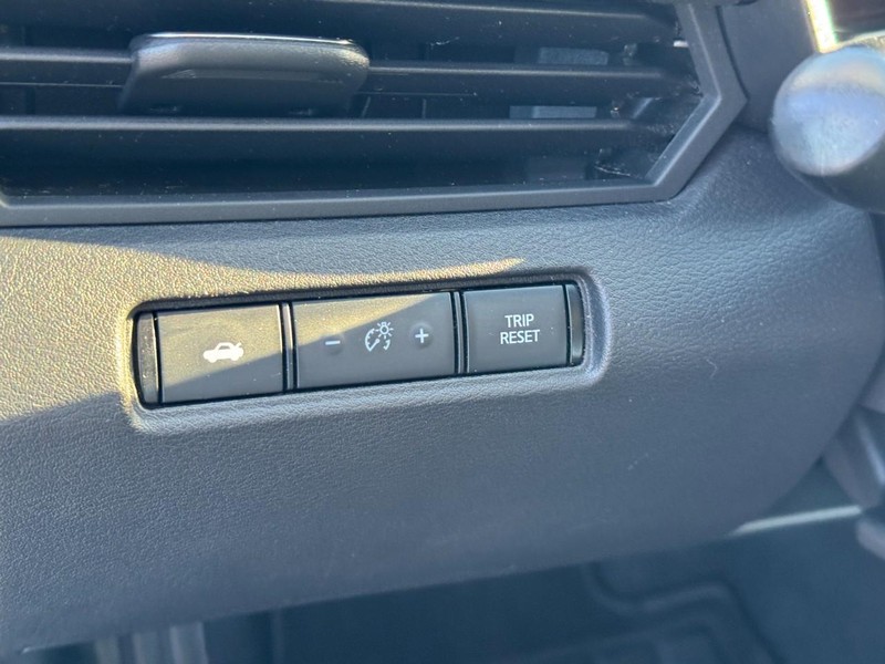 Nissan Altima Vehicle Image 16