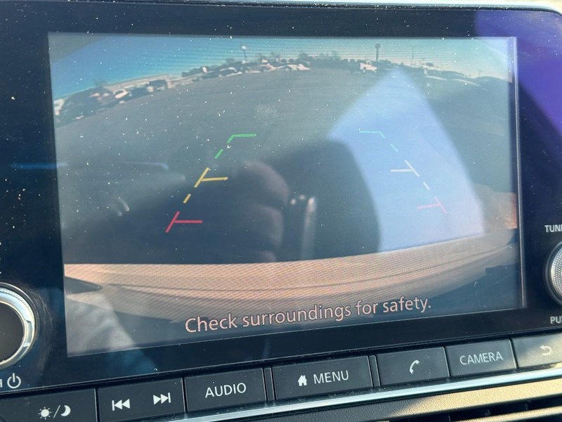 Nissan Altima Vehicle Image 20