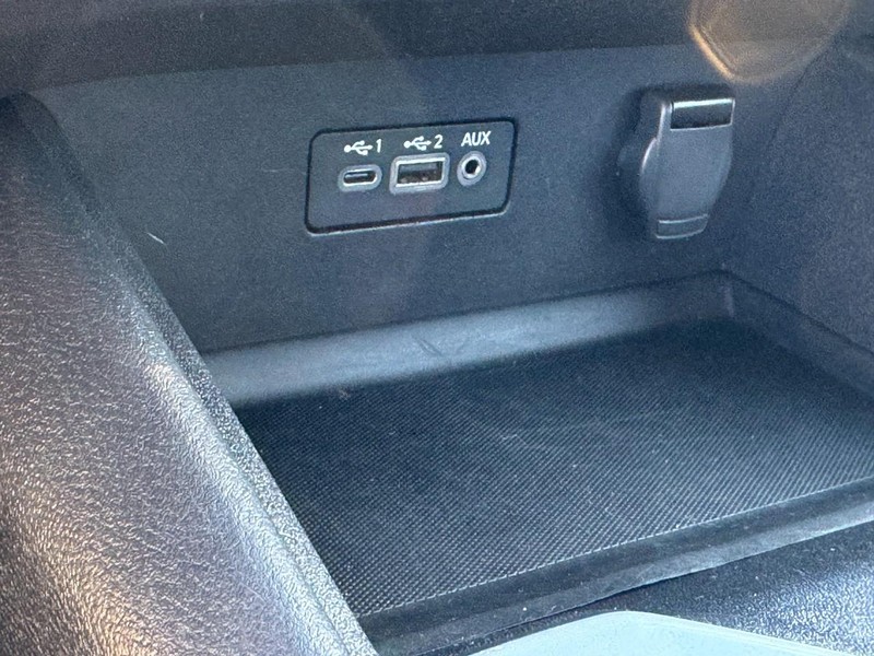 Nissan Altima Vehicle Image 21