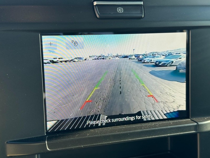 Ford Super Duty F-350 DRW Vehicle Image 21